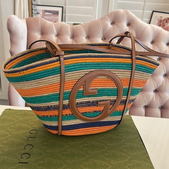 NWT AUTHENTIC GUCCI TOTE BAG WITH ROUND INTERLOCKING G - Picture 12 of 17